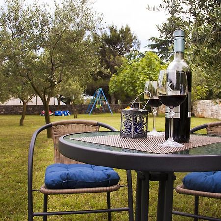 Korsa Apartment Sveti Lovreč Pazenatički Bagian luar foto