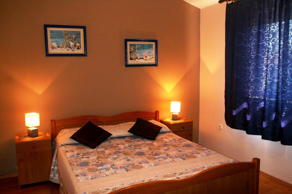 Korsa Apartment Sveti Lovreč Pazenatički Bagian luar foto